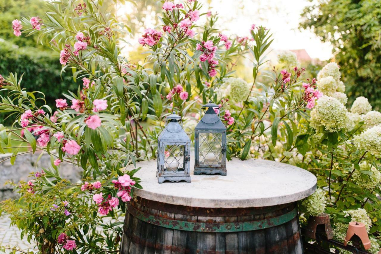 Oleander Romantik Zimmer Trausdorf an der Wulka 外观 照片
